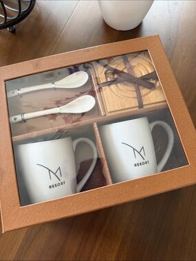 M Resort Branded Ceramic Mug Gift Set - White